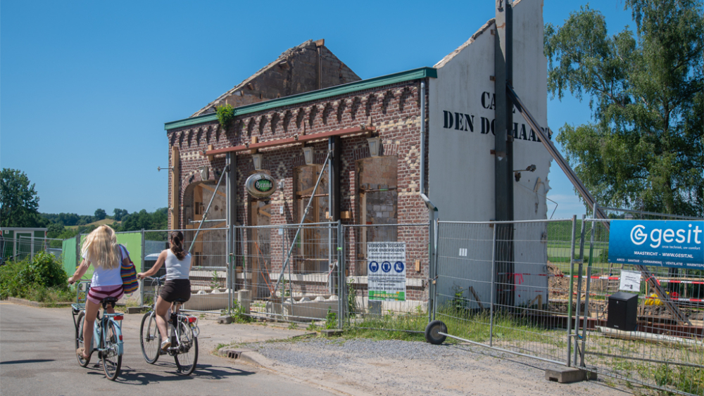 LQ_Frank van Gils - Volledige vergunning Cafe Den Dolhaart